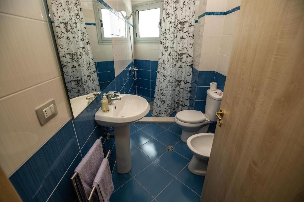Sea View Apartment Вльора Екстер'єр фото