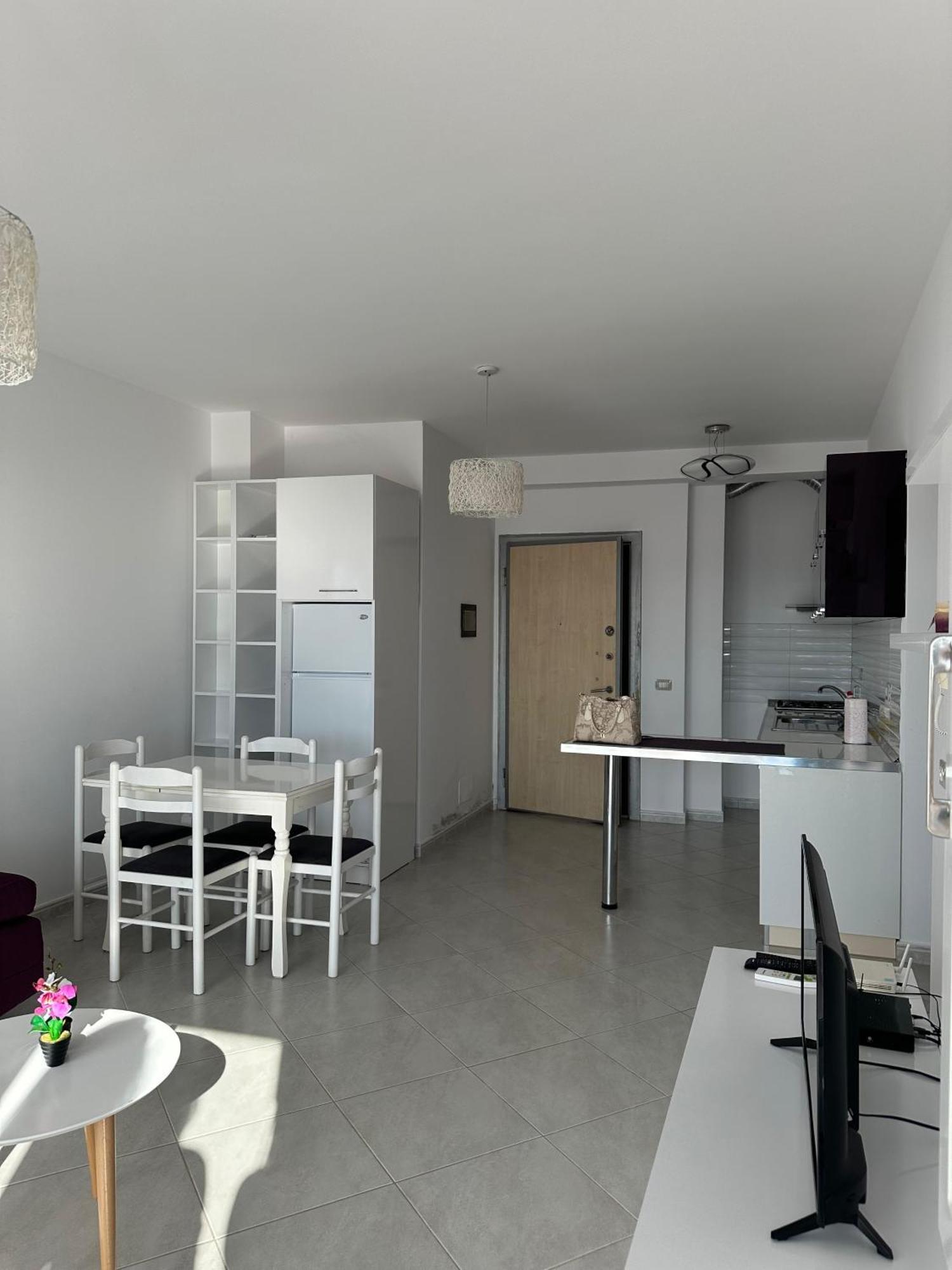Sea View Apartment Вльора Екстер'єр фото