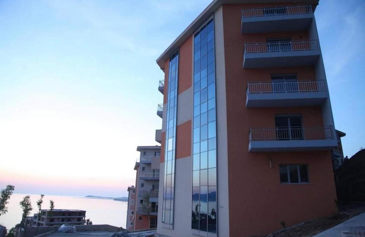 Sea View Apartment Вльора Екстер'єр фото