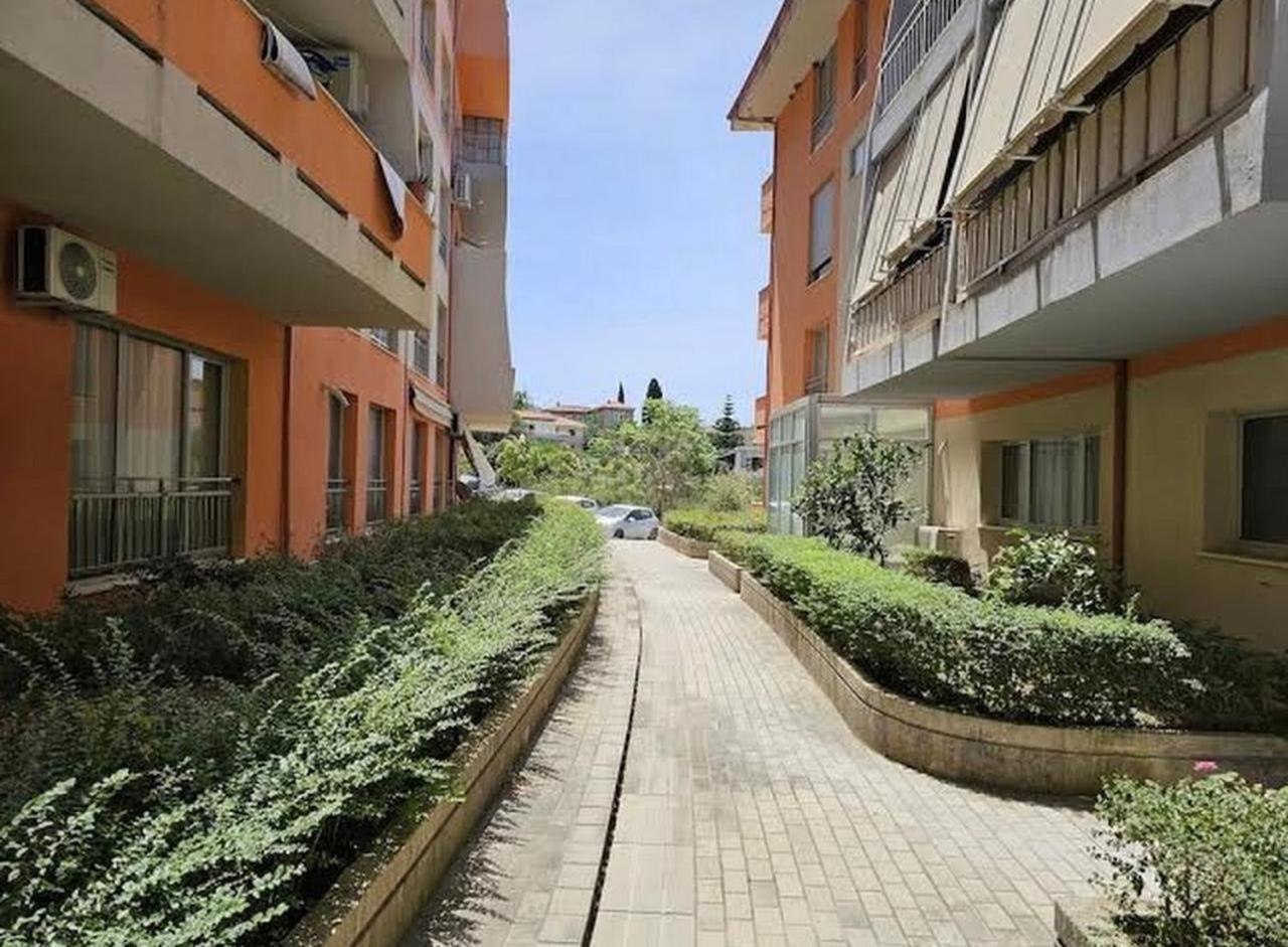 Sea View Apartment Вльора Екстер'єр фото