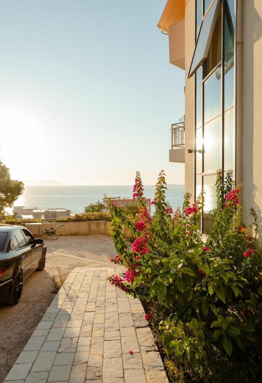Sea View Apartment Вльора Екстер'єр фото