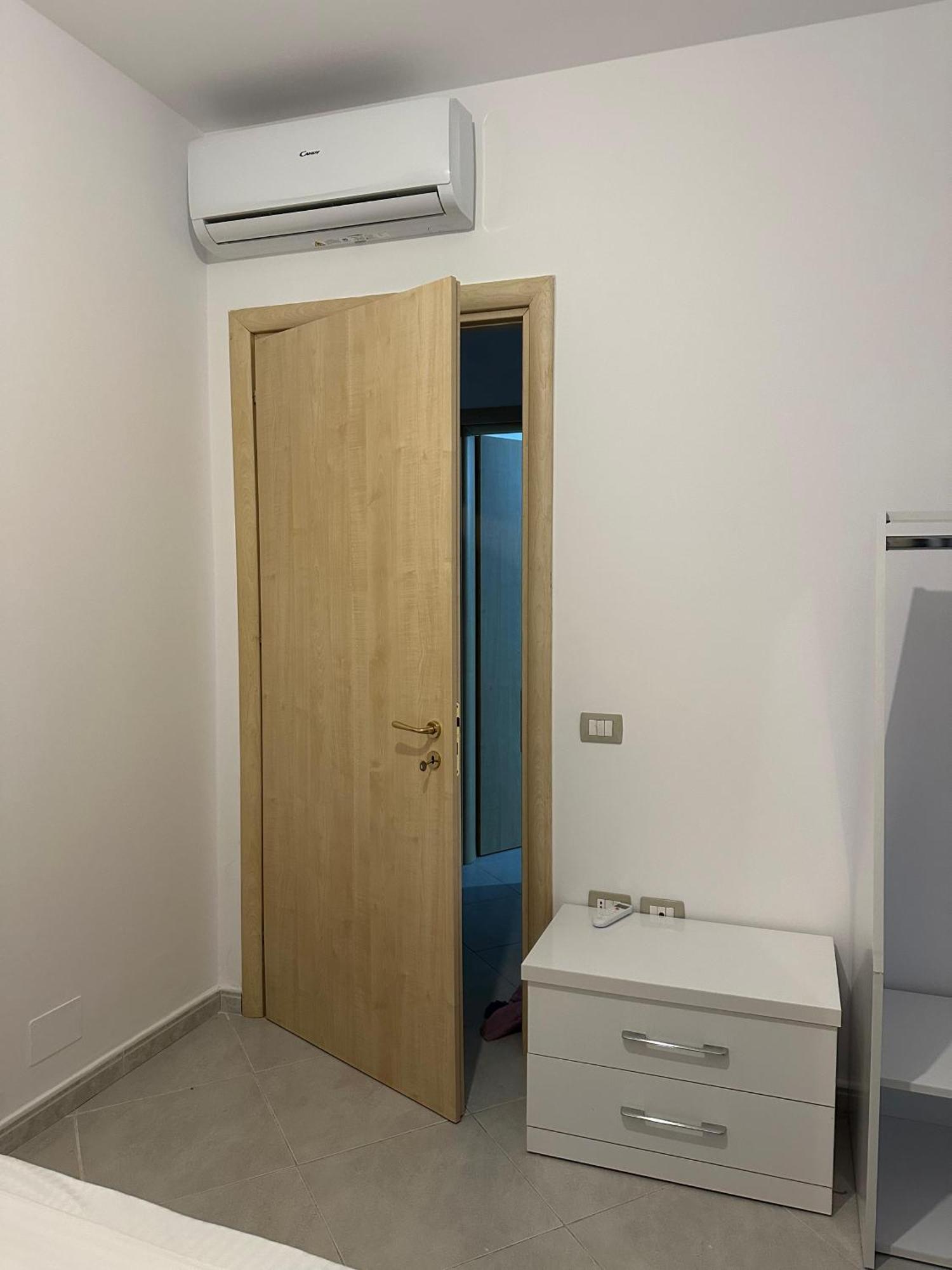 Sea View Apartment Вльора Екстер'єр фото